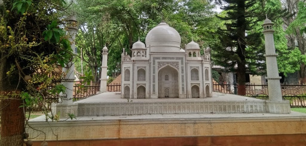 Seven Wonders Dream Park - Parks & Gardens place in Pune